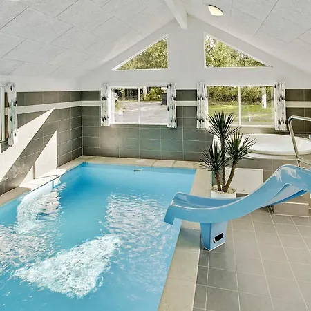 24 Person In * Frederiksværk