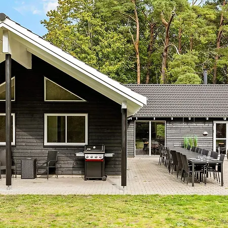 24 Person In * Frederiksvaerk