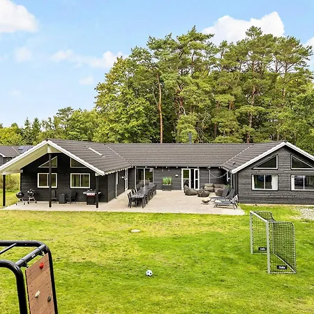 24 Person In Feriehus Frederiksværk